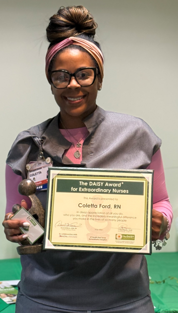 UT Health East Texas Rehabilitation Center nurse receives DAISY Award
